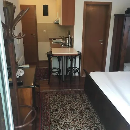 Apartman Maks Apartment
