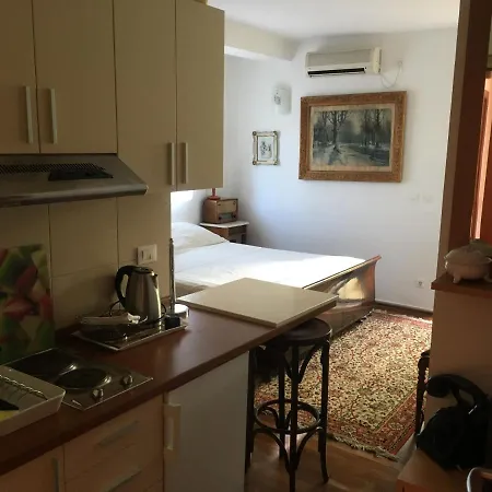 Apartman Maks Apartment *